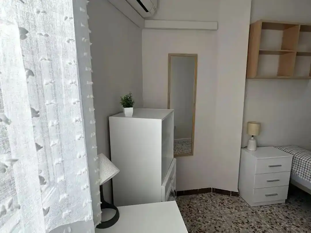 Bathroom of Flat for share in Alcázar de San Juan  with Air Conditioner, Furnished and Balcony