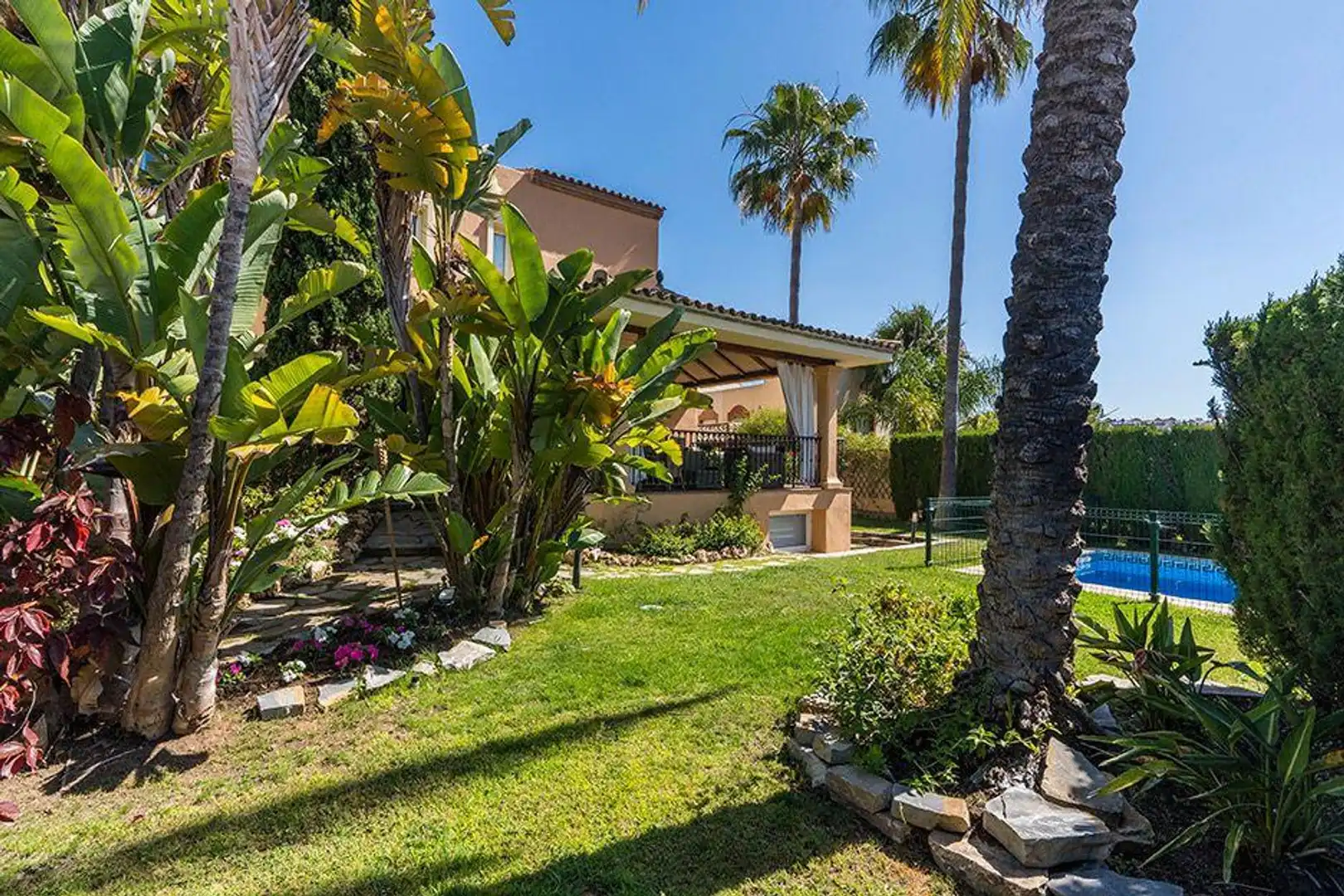 Jardí de Casa adosada de lloguer en Marbella amb Terrassa i Moblat