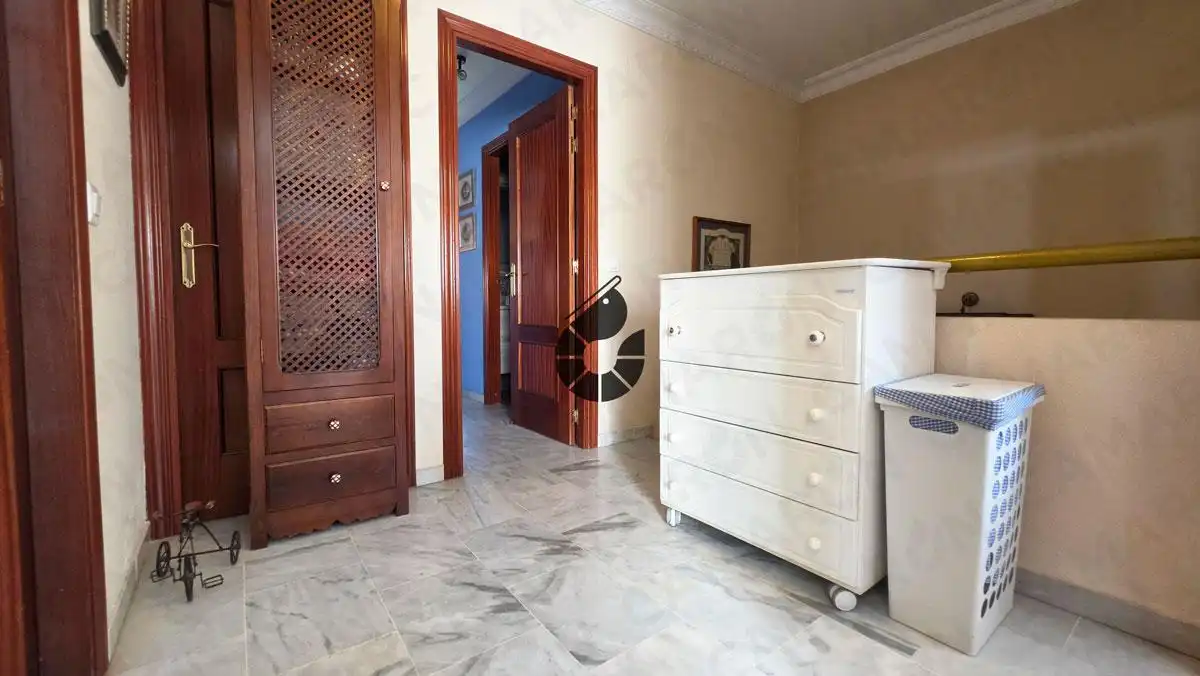 Habitación de Casa adosada en venta en Mairena del Aljarafe con Aire acondicionado y Trastero