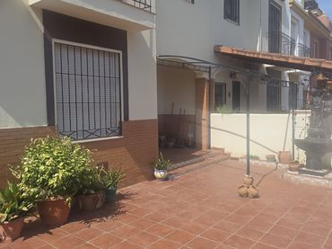 Casa amb jardí en venda a Castilleja de la Cuesta