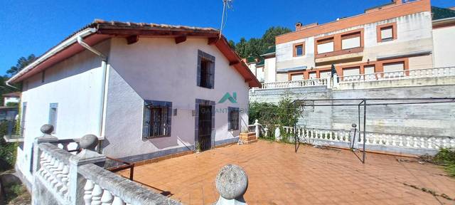 Casa-chalet en Venta en Otañes - Talledo