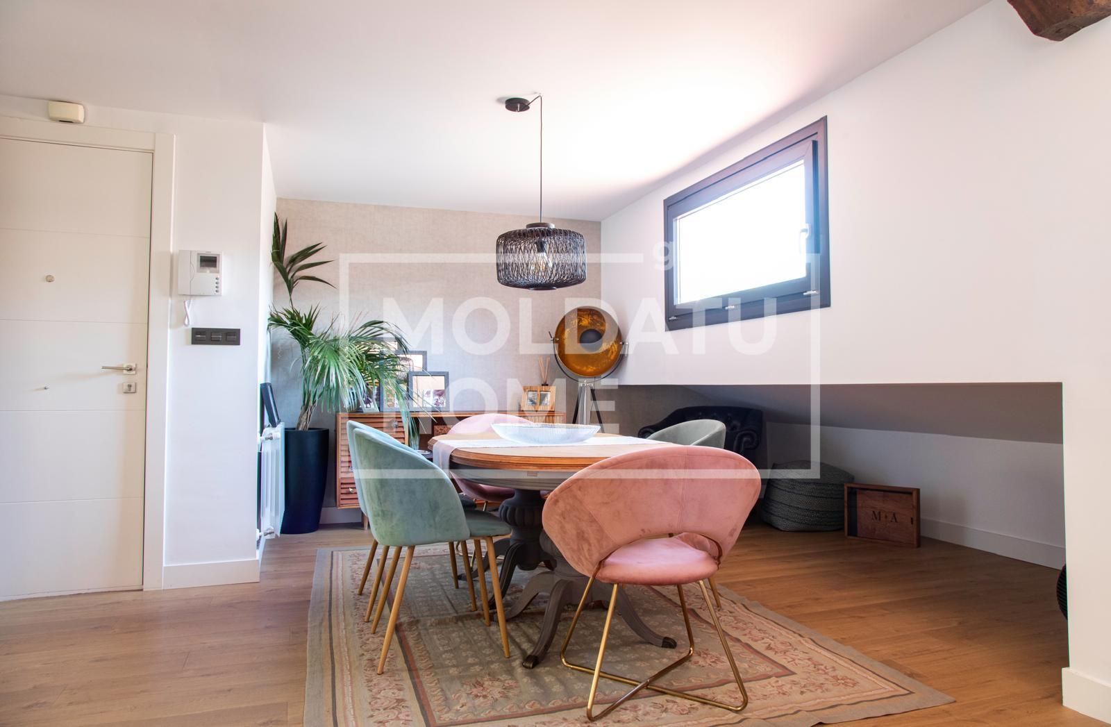 Comedor de Piso en venta en Bilbao  con Calefacción y Trastero