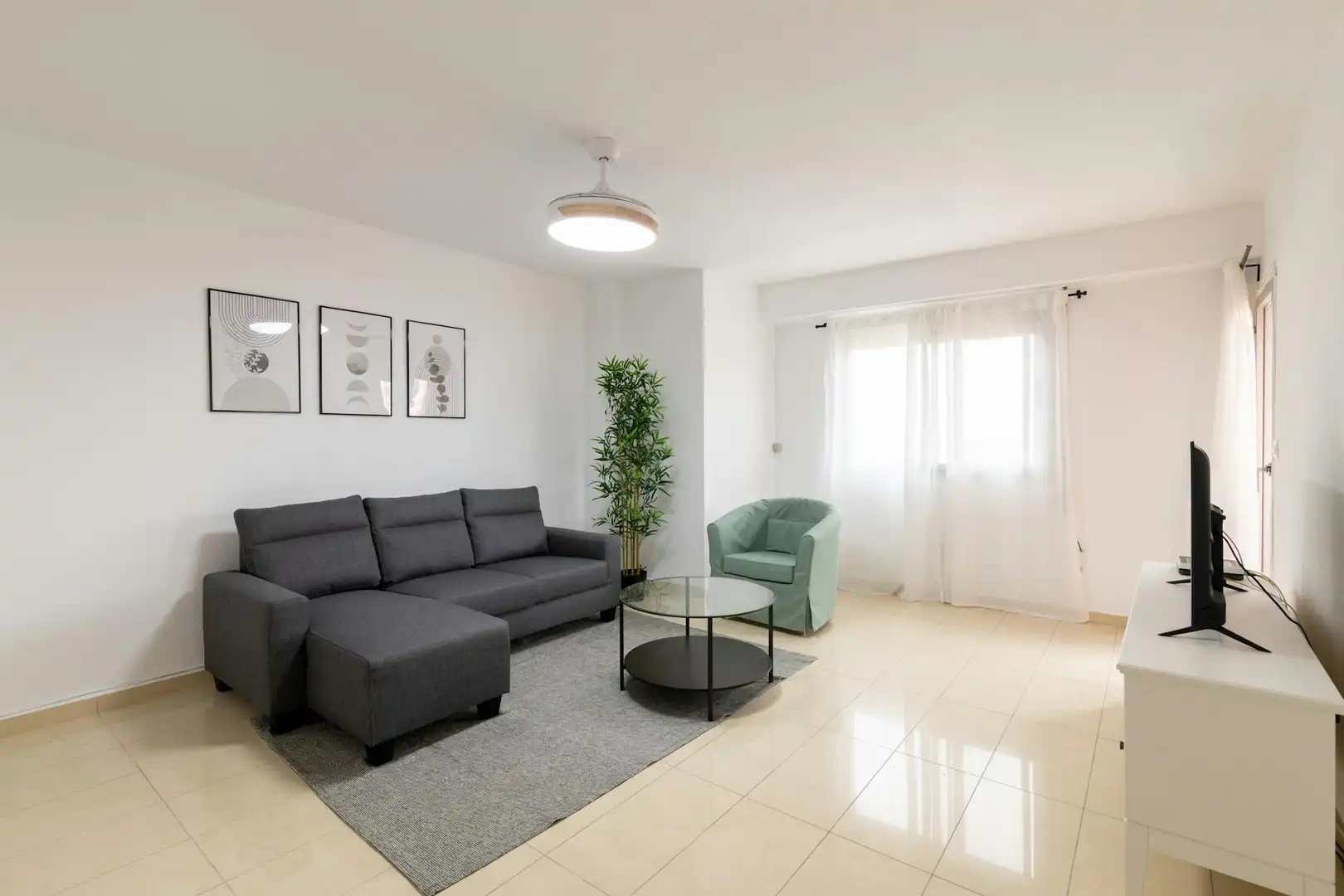 Living room of Flat for share in Valencia  with Heating, Furnished and Washing machine