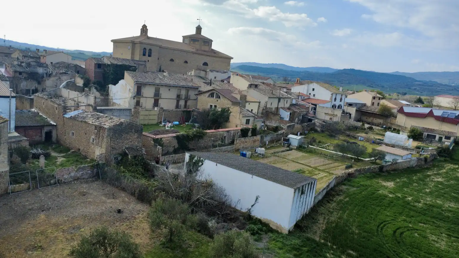 Houses for sale in Allo  with Heating