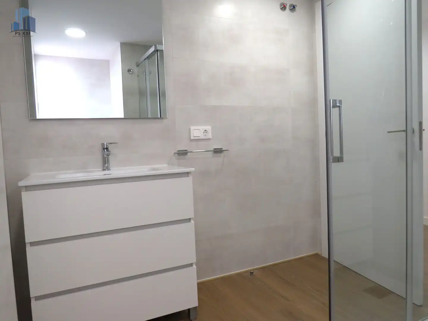 Bathroom of Flat for rent in Castellón de la Plana / Castelló de la Plana  with Air Conditioner and Furnished