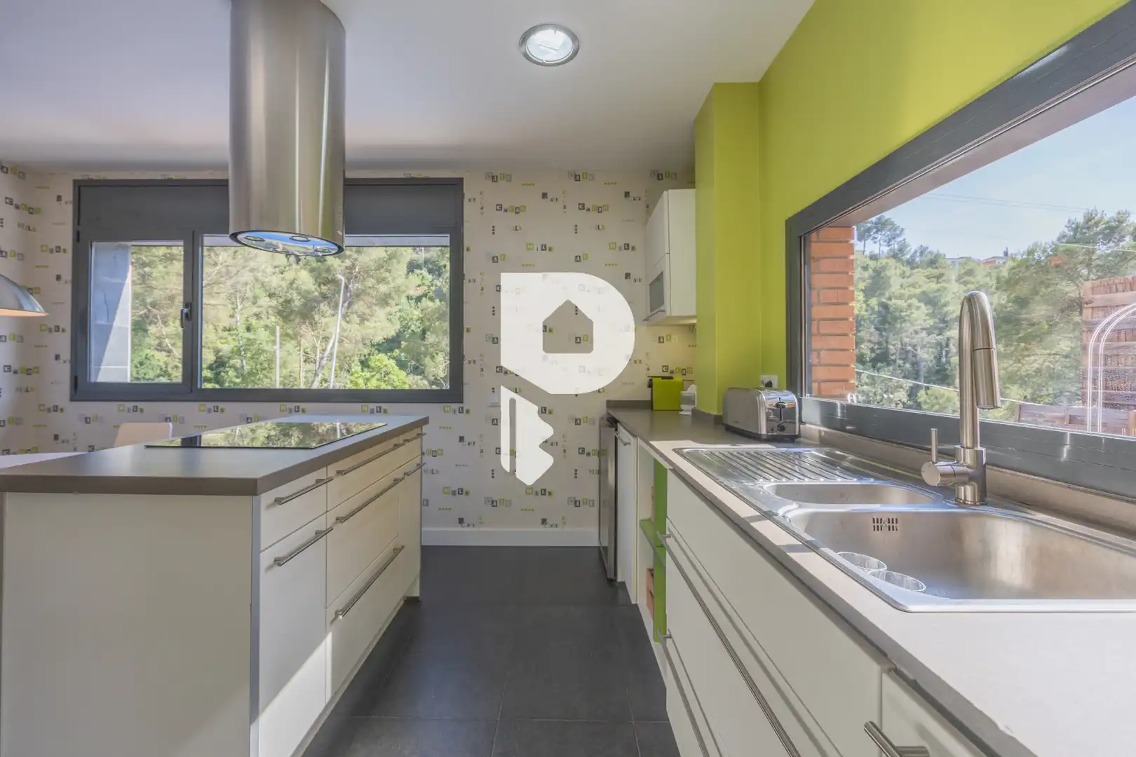 Cocina de Casa o chalet en venta en Vallirana con Aire acondicionado, Calefacción y Jardín privado
