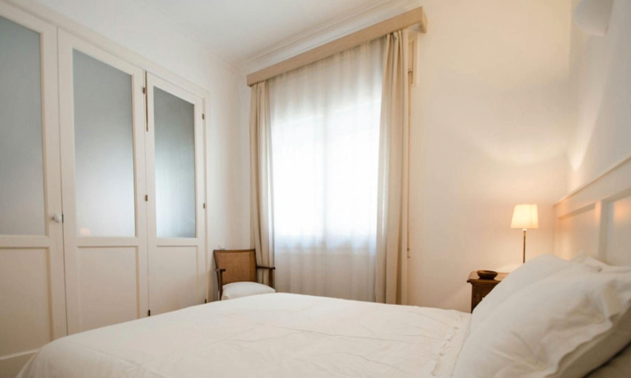 Bedroom of Flat to rent in  Barcelona Capital  with Heating, Furnished and Washing machine