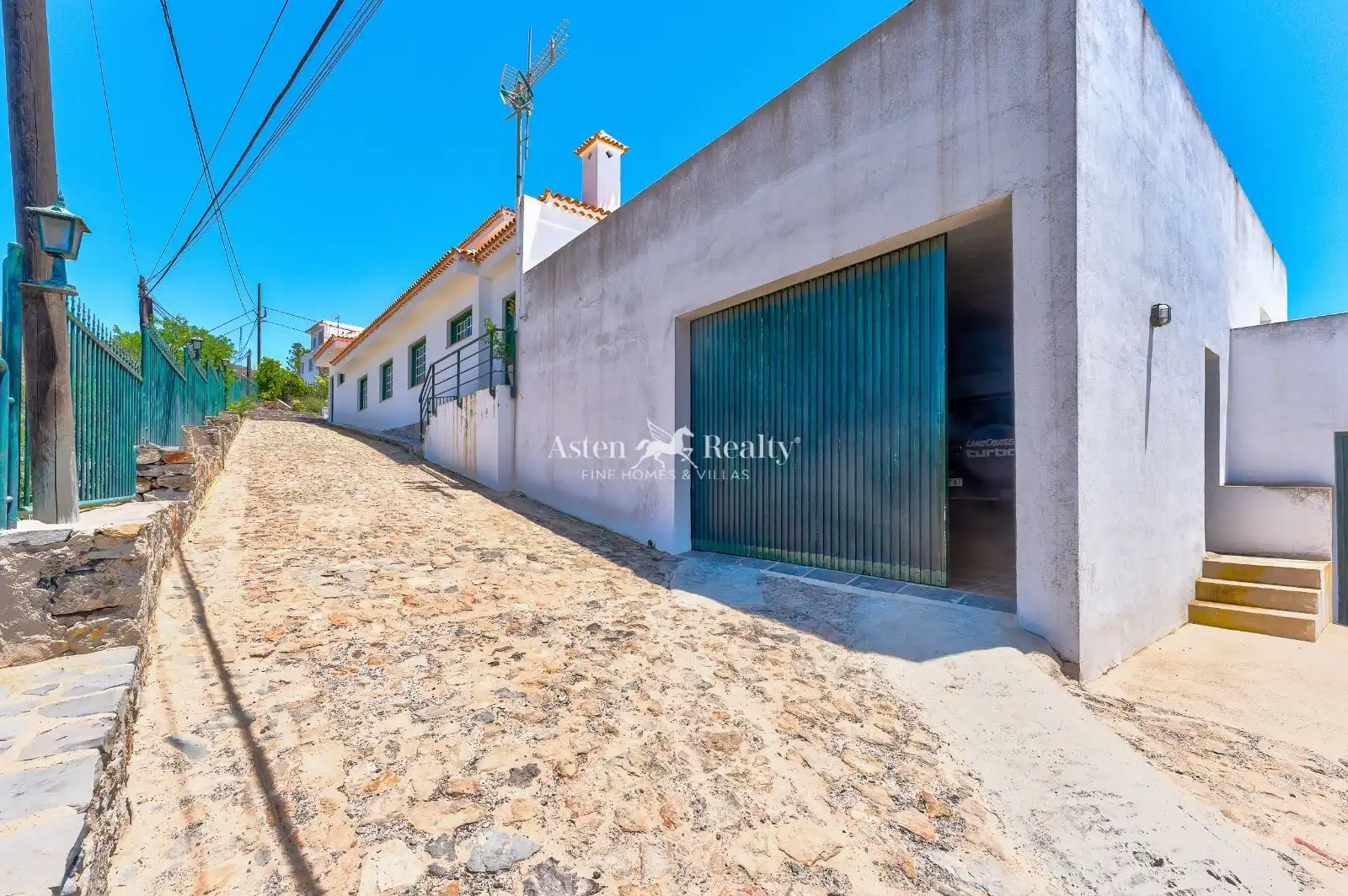 Vista exterior de Casa o xalet en venda en Adeje amb Terrassa, Traster i Moblat