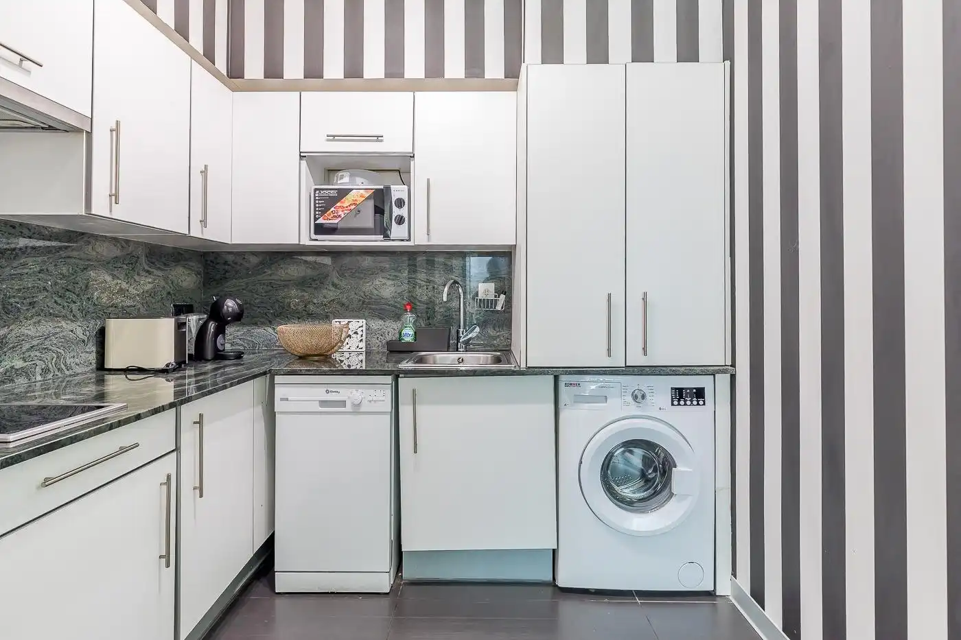 Cocina de Dúplex de alquiler en Madrid con Aire acondicionado, Calefacción y Parquet