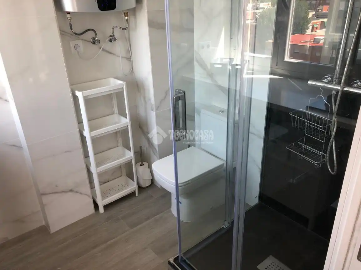 Baño de Estudio de alquiler en Madrid con Aire acondicionado, Calefacción y Terraza