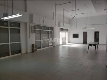 Local comercial en alquiler en Calle GIRONA 156