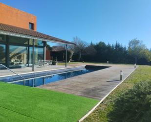 Piscina de Casa o xalet en venda en Cervià de Ter amb Aire condicionat, Jardí privat i Terrassa