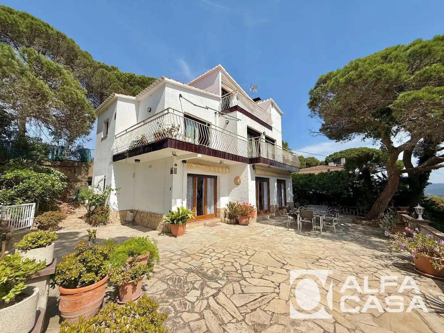 Vista exterior de Casa o xalet en venda en Blanes amb Calefacció, Terrassa i Traster