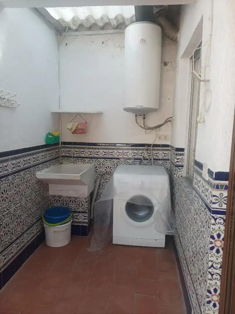 Bathroom of Flat for rent in Navas de San Juan  with Furnished, Oven and Washing machine