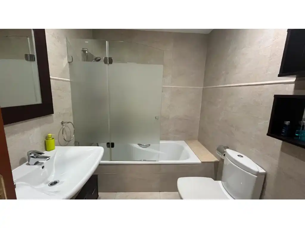 Badezimmer von Wohnung zum Verkauf in Tossa de Mar mit Klimaanlage, Terrasse und Schwimmbad