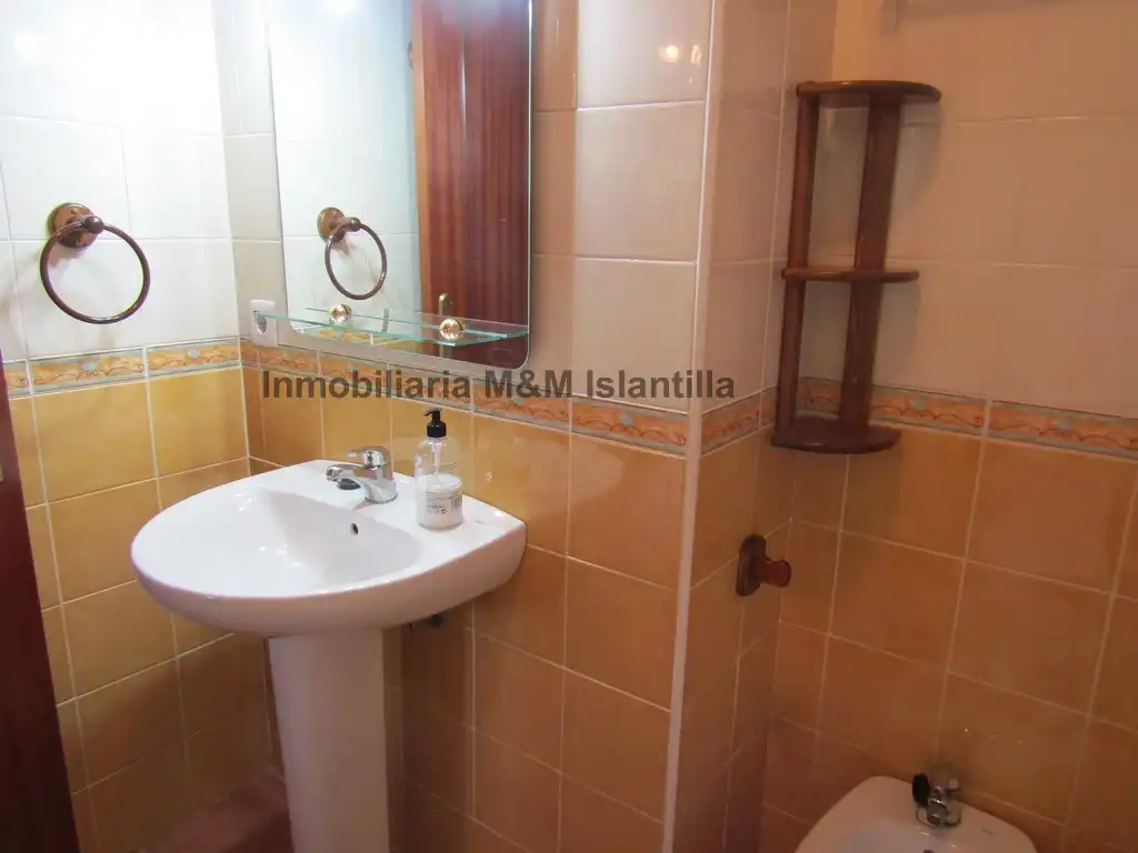 Baño de Apartamento en venta en Islantilla con Terraza, Trastero y Amueblado