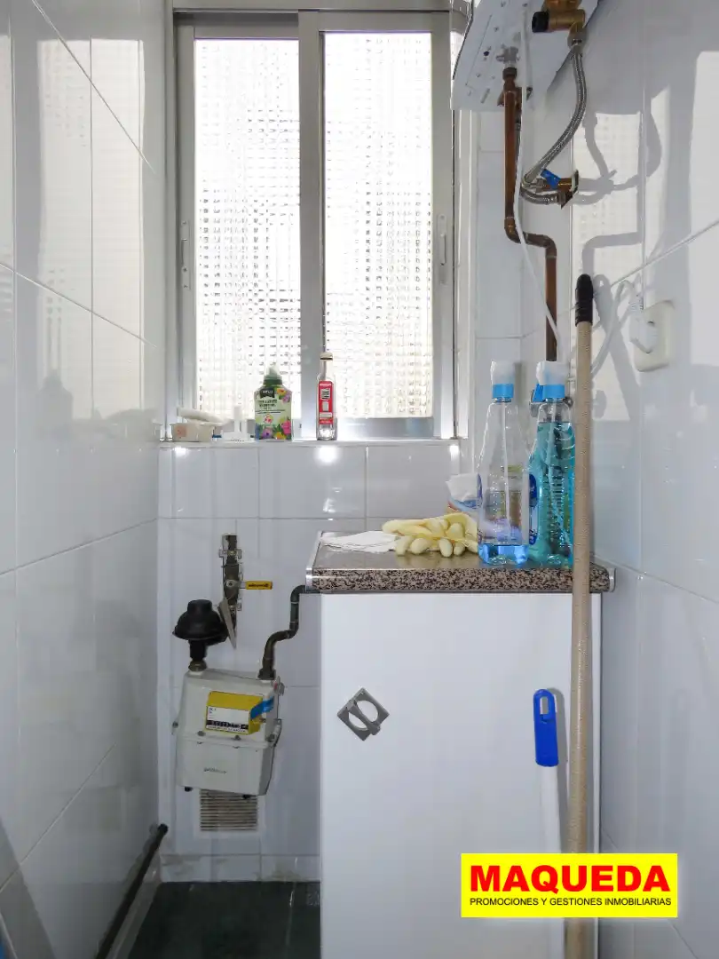Bathroom of Flat for sale in Alcorcón  with Terrace