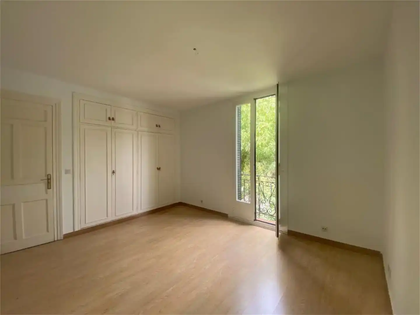 Habitación de Casa o chalet de alquiler en Madrid con Jardín privado, Parquet y Balcón