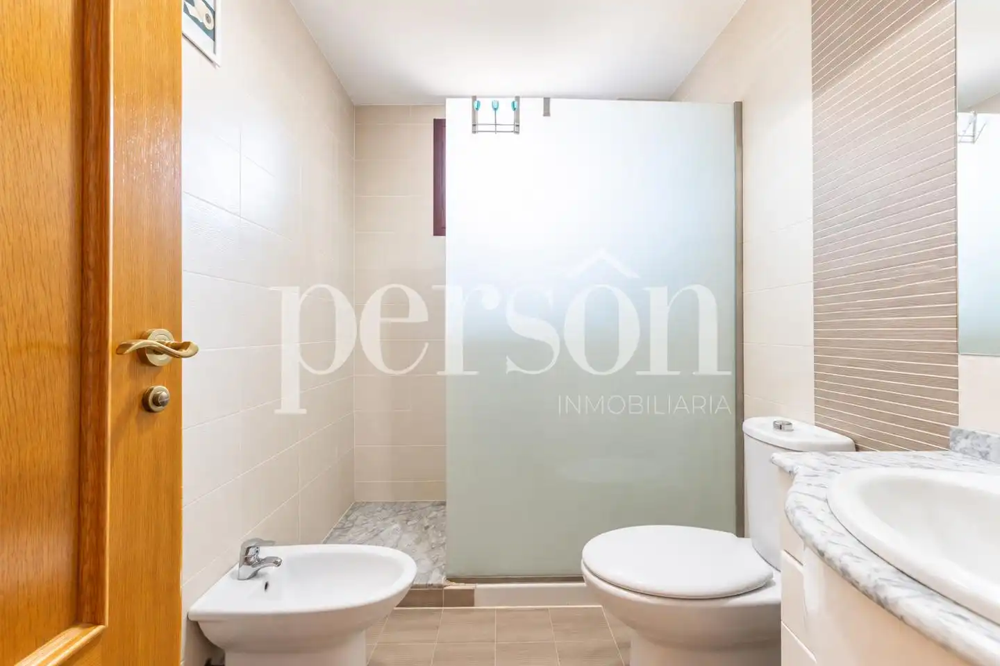 Badezimmer von Maisonette zur Miete in Manises mit Klimaanlage, Terrasse und Möbliert