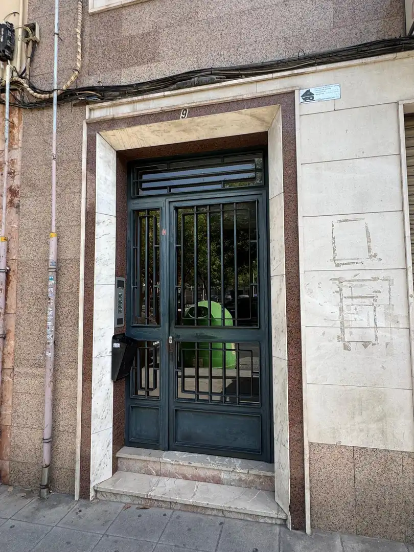 Office space for sale in C/ de la Llibertat, imagen 2