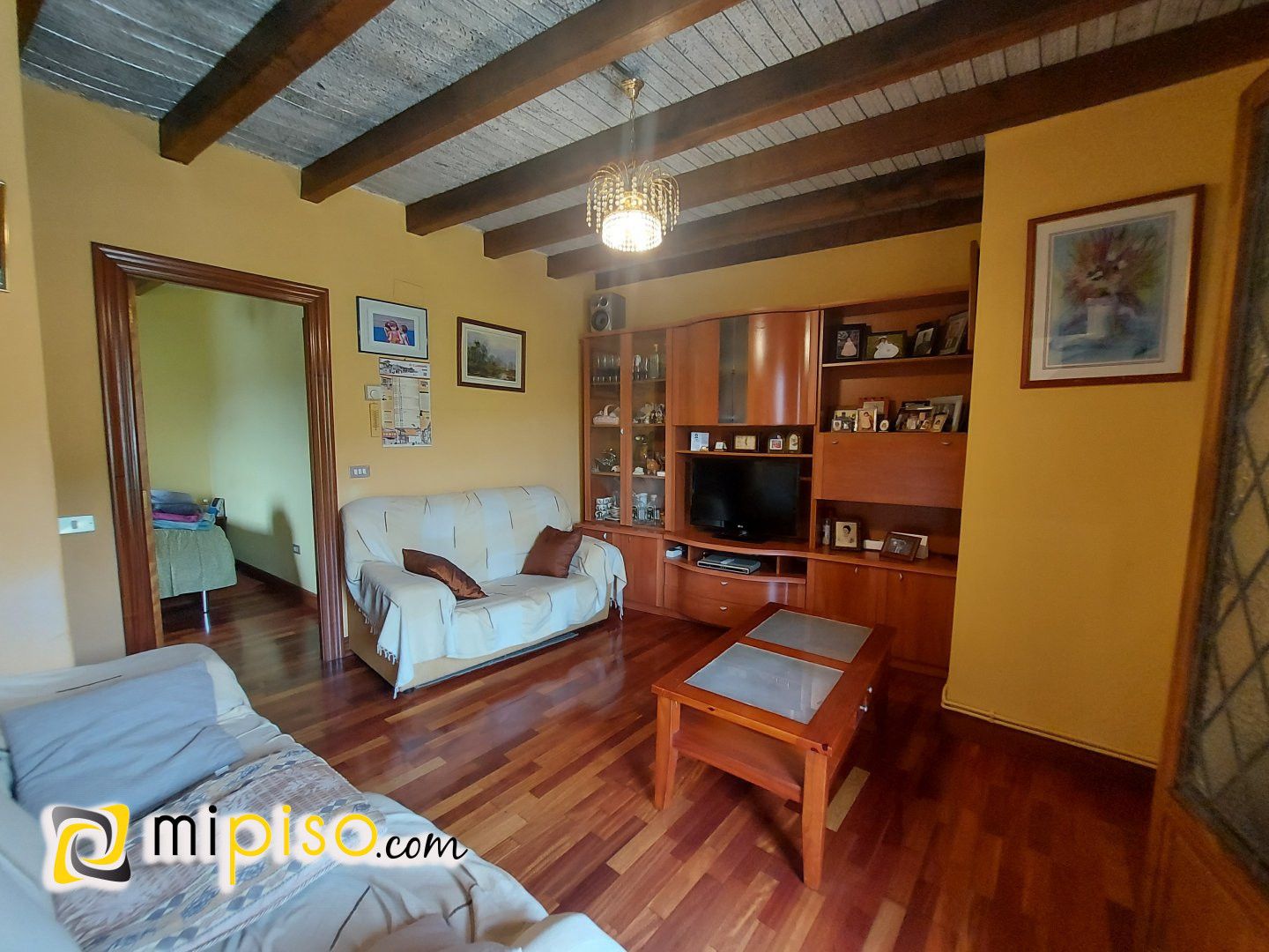 Sala d'estar de Casa o xalet en venda en Ampuero amb Calefacció, Terrassa i Moblat
