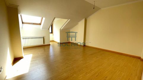 Foto 2 de Ático en venta en San Cibrao das Viñas, Ourense