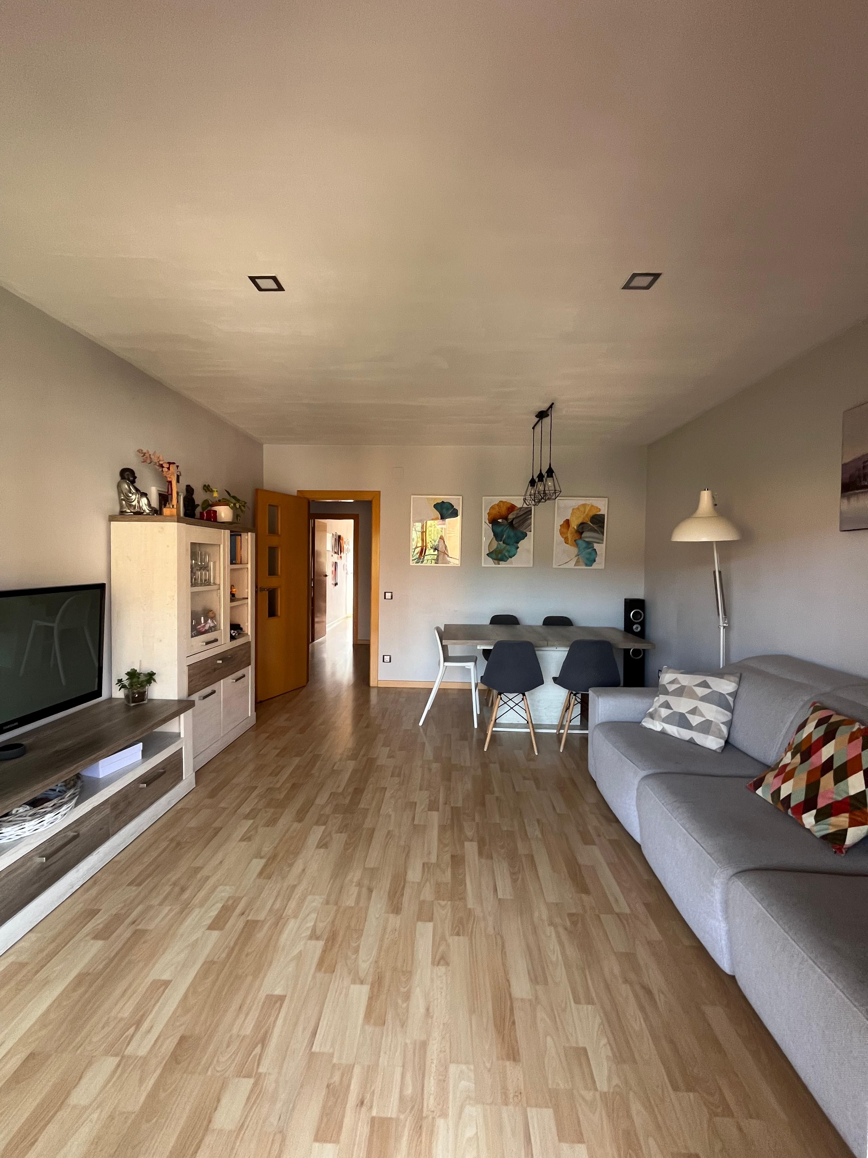 Sala d'estar de Àtic en venda en Sant Boi de Llobregat amb Balcó