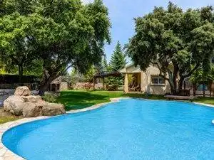 Piscina de Casa o xalet en venda en Valdemorillo amb Piscina comunitària