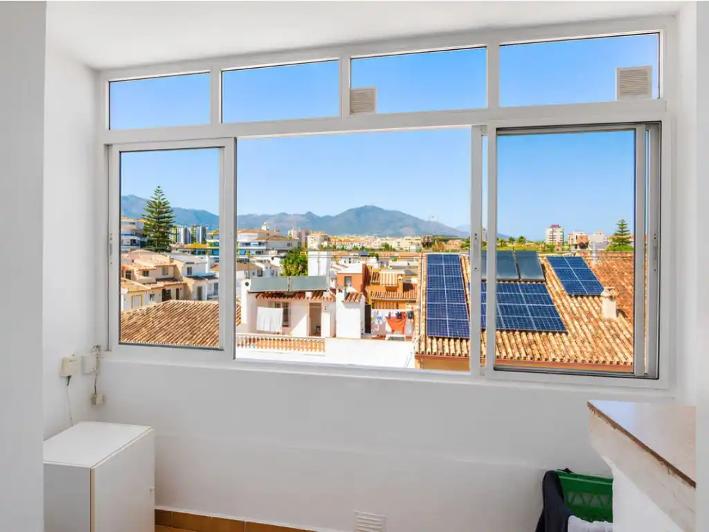 Terraza de Piso en venta en Fuengirola con Aire acondicionado, Amueblado y Horno