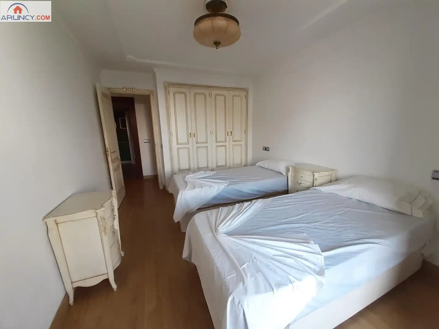 Schlafzimmer von Wohnung zur Miete in Sevilla mit Klimaanlage, Privatgarten und Parkett