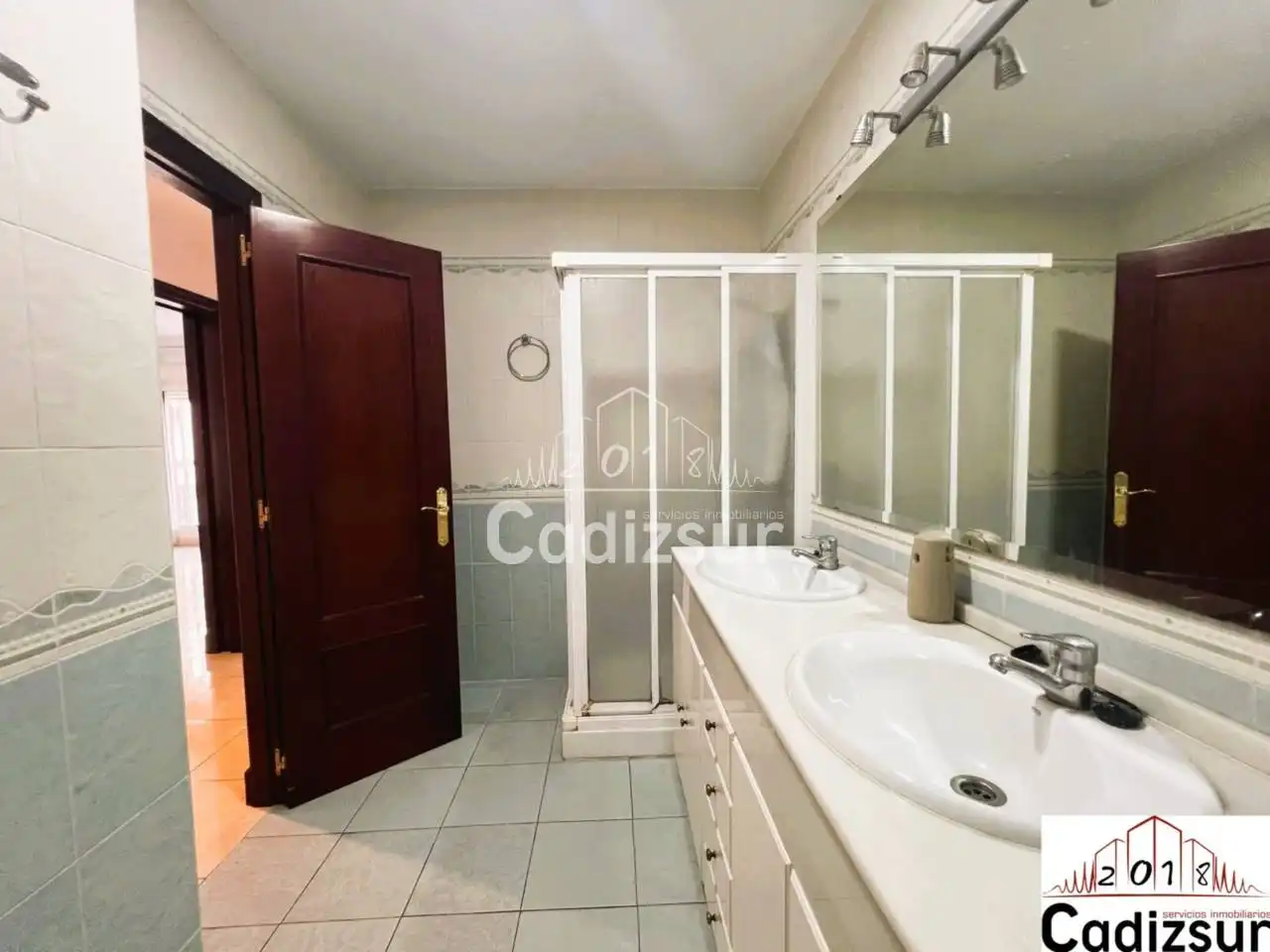 Baño de Piso en venta en Cádiz con Aire acondicionado y Balcón