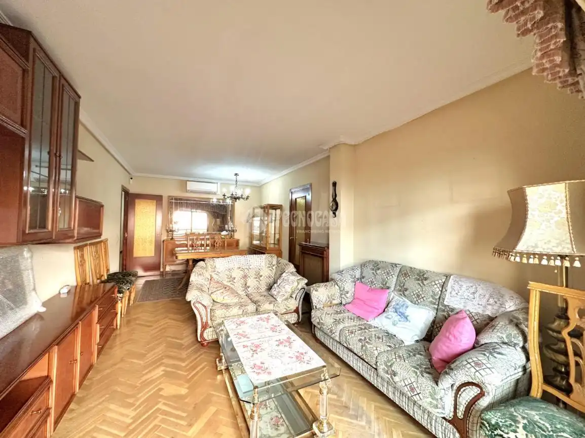 Sala d'estar de Pis en venda en Móstoles amb Aire condicionat, Calefacció i Parquet