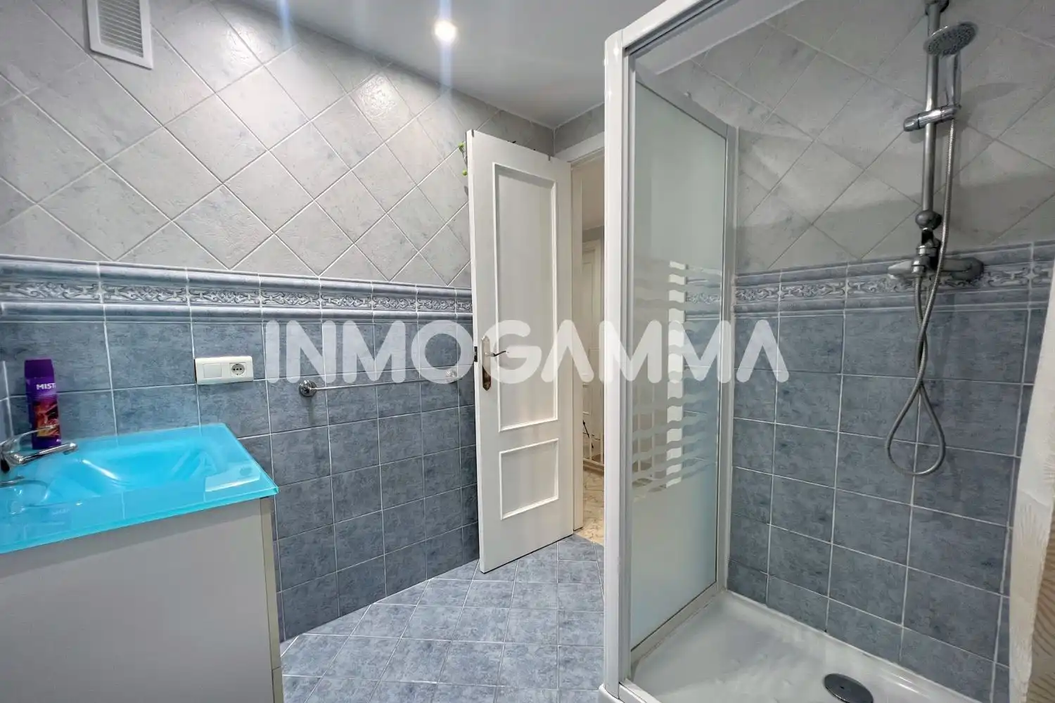 Badezimmer von Maisonette zum Verkauf in Cullera mit Klimaanlage, Abstellraum und Balkon