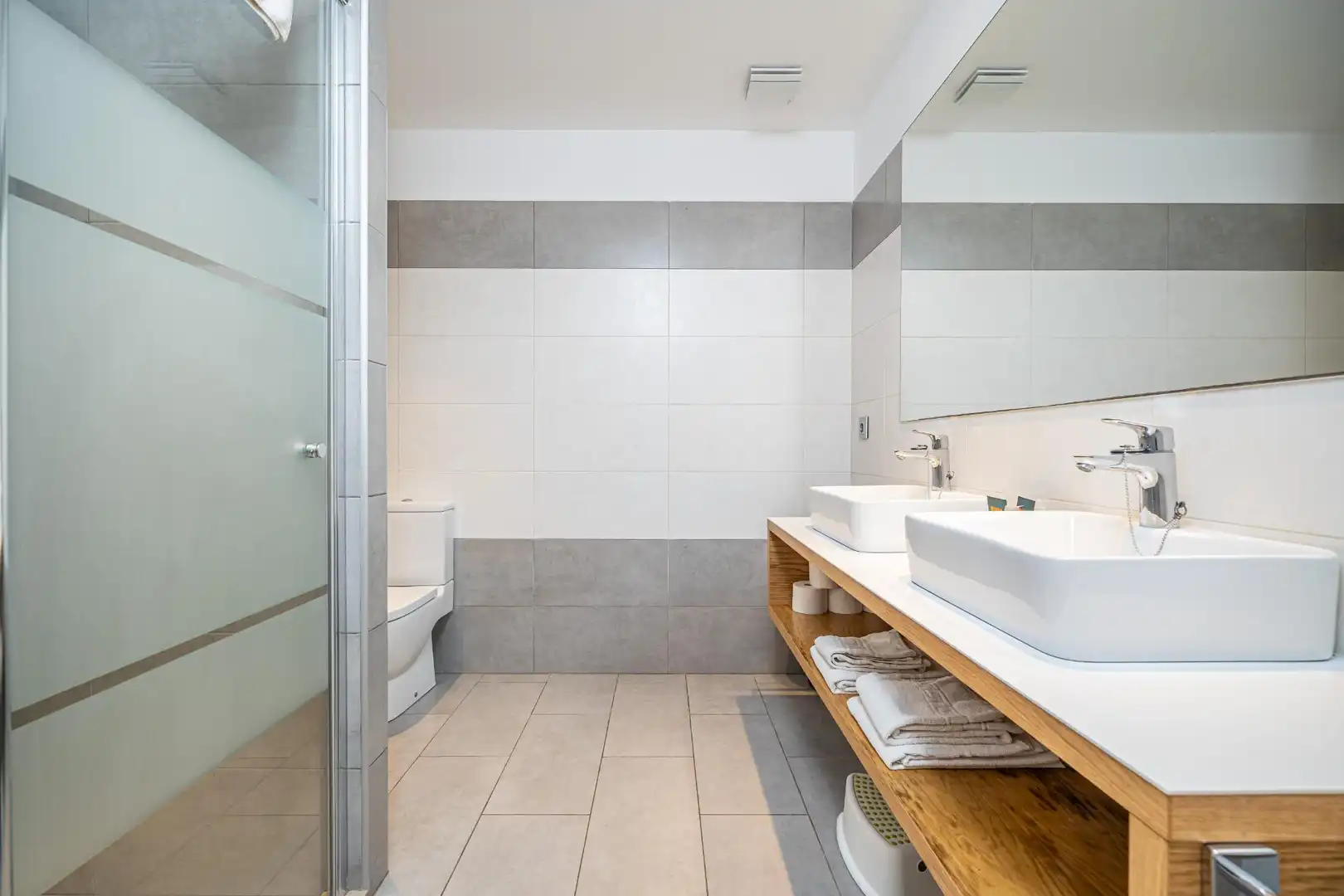 Baño de Edificio en venta en Ses Salines con Piscina comunitaria