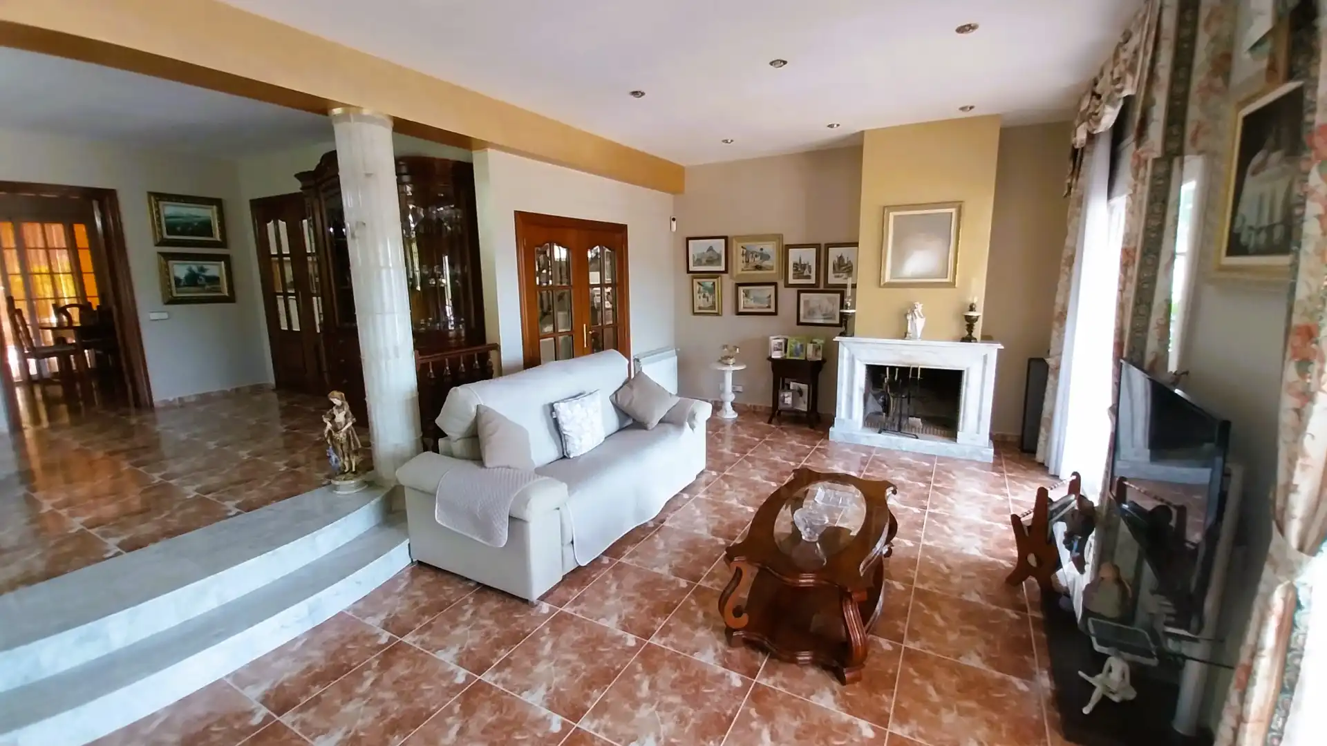 Sala de estar de Casa o chalet en venta en Vallirana con Calefacción, Jardín privado y Trastero