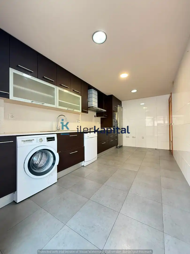 Kitchen of Flat for rent in Rosselló  with Heating