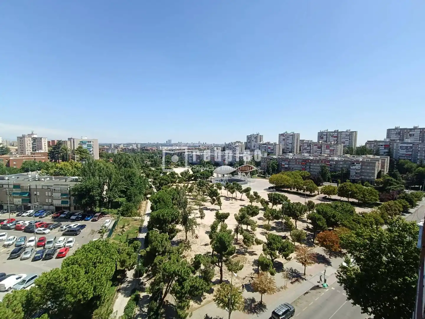 Vista exterior de Pis en venda en Madrid amb Calefacció i Terrassa