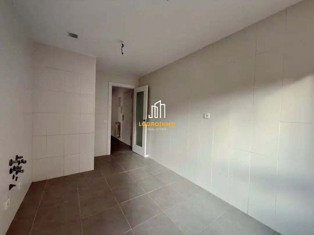 Piso con ascensor en venta en Lardero, imagen 8