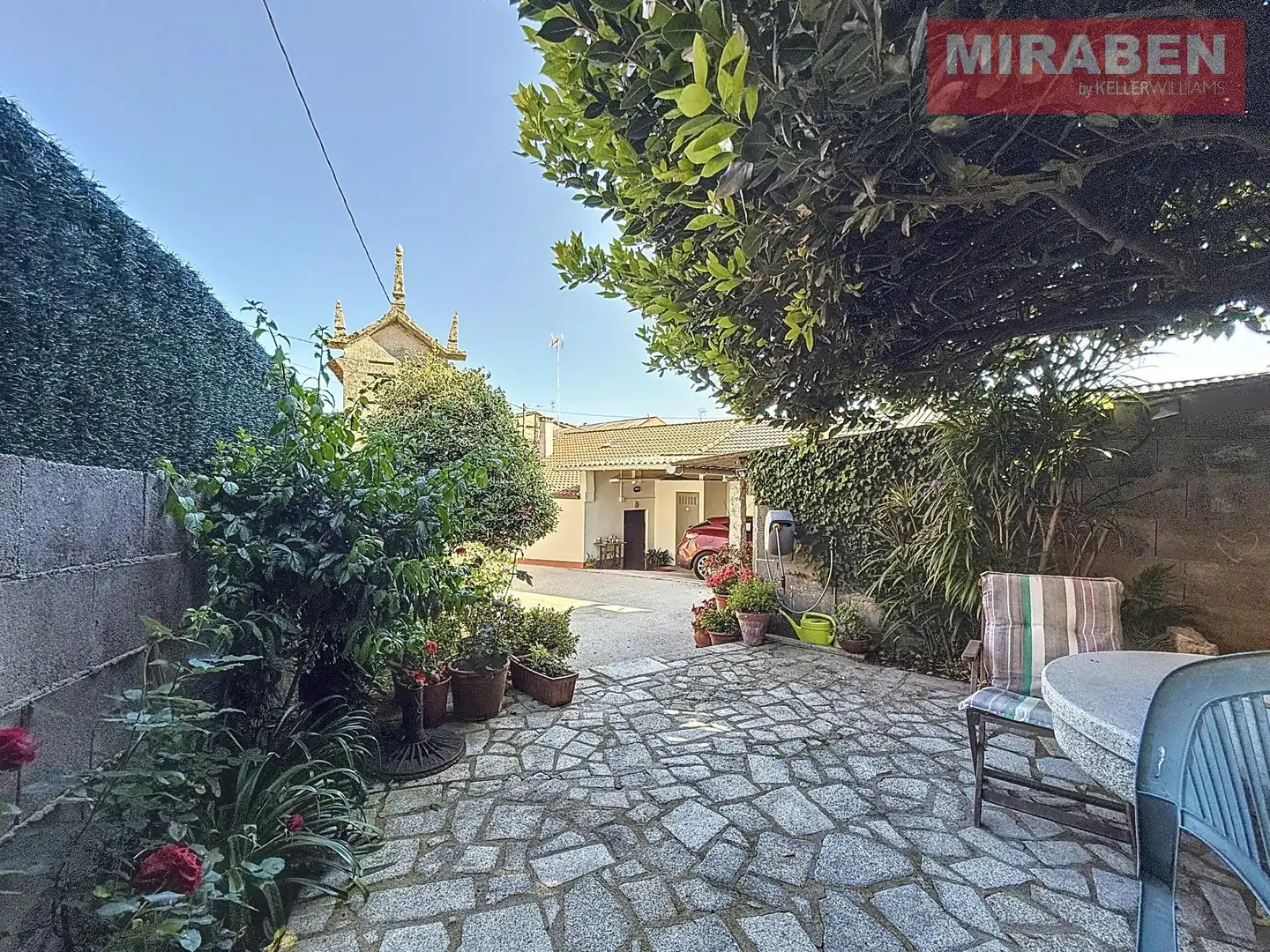 Vista exterior de Finca rústica en venda en Rianxo amb Calefacció, Jardí privat i Moblat