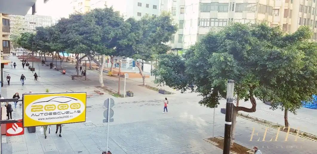 Exterior view of Office for sale in Las Palmas de Gran Canaria
