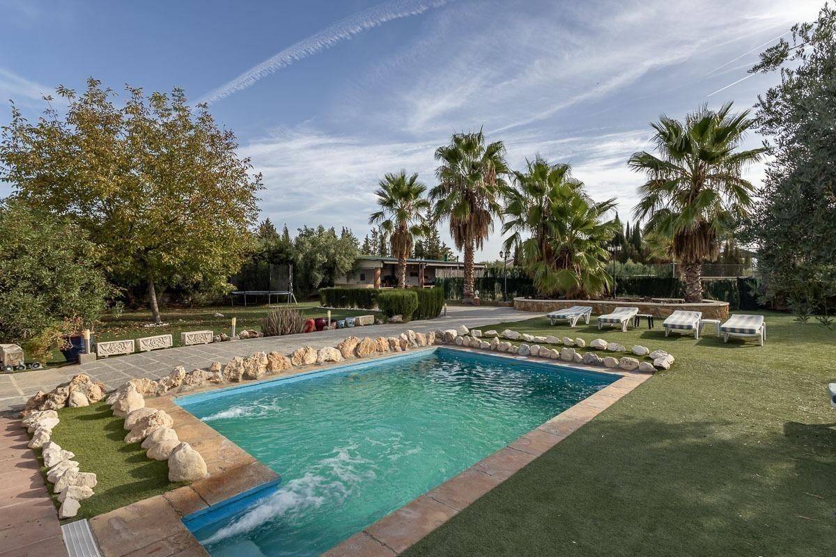 Swimming pool of Country house for sale in Atarfe  with Private garden, Swimming Pool and Jacuzzi