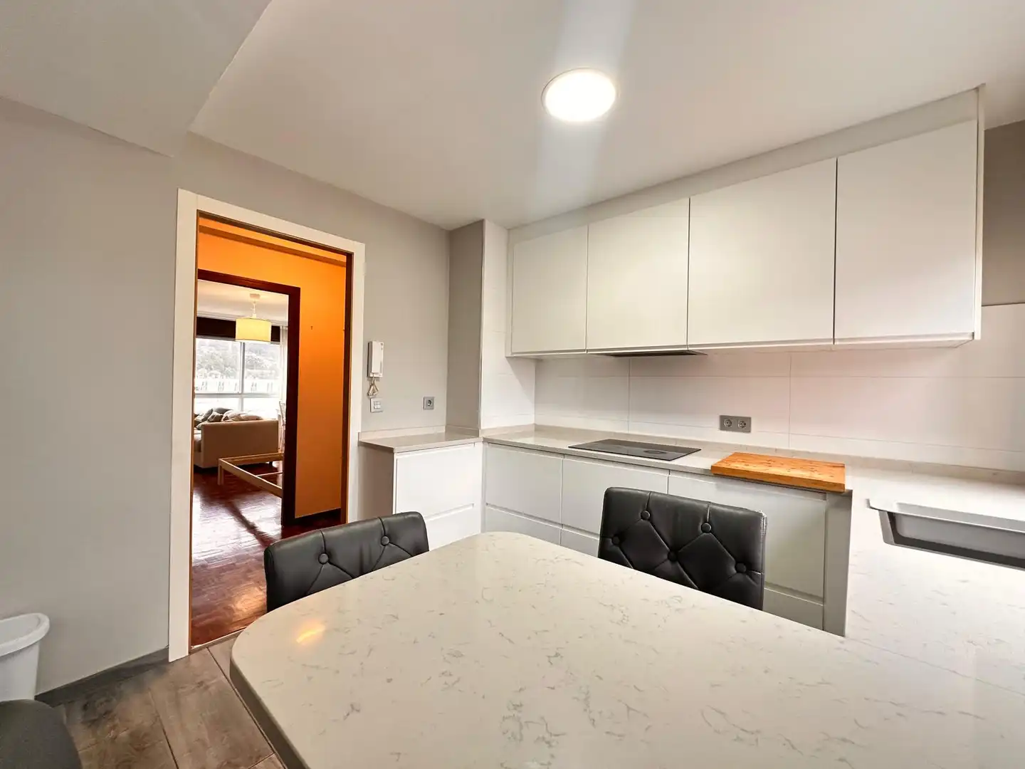 Kitchen of Flat for rent in Vigo   with Furnished, Oven and Washing machine