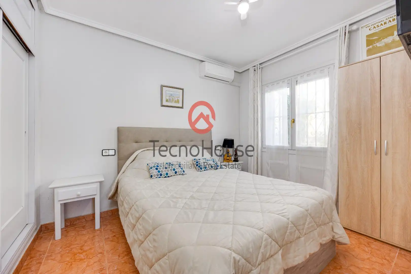 Habitación de Casa adosada en venta en Orihuela con Aire acondicionado, Jardín privado y Amueblado