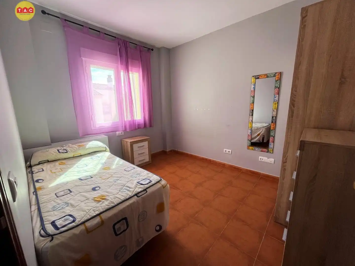Dormitori de Casa adosada en venda en Lepe amb Terrassa, Traster i Moblat