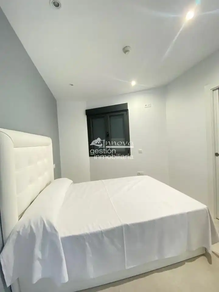 Dormitori de Casa o xalet de lloguer en Segovia amb Calefacció, Terrassa i Moblat