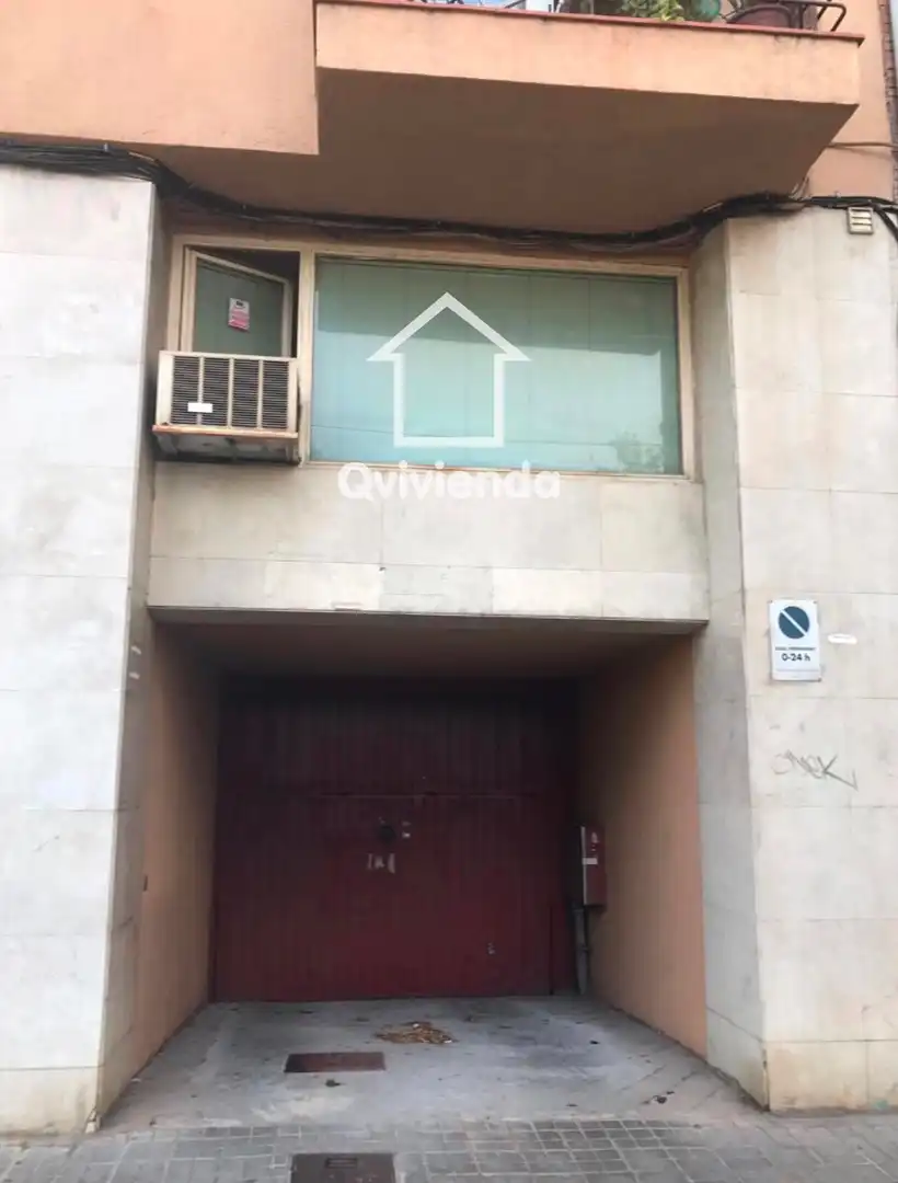 Einzelparkplatz zum Verkauf in Girona