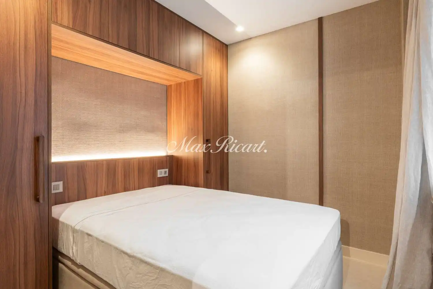 Bedroom of Attic for rent in Barcelona  with Air Conditioner, Heating and Terrace