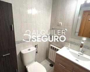 Bathroom of Flat to rent in  Madrid Capital  with Heating, Terrace and Storage room