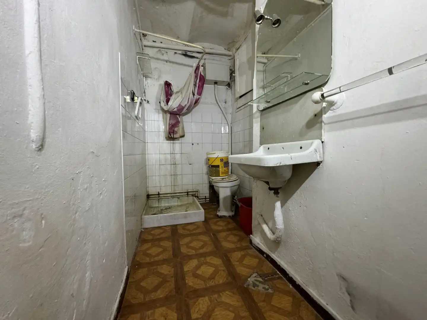 Badezimmer von Wohnung zum Verkauf in Manresa mit Privatgarten