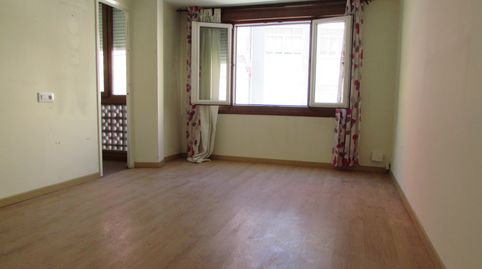 Foto 3 de Piso en venta en Avenida Santa Icia, Alto del Castaño, Narón